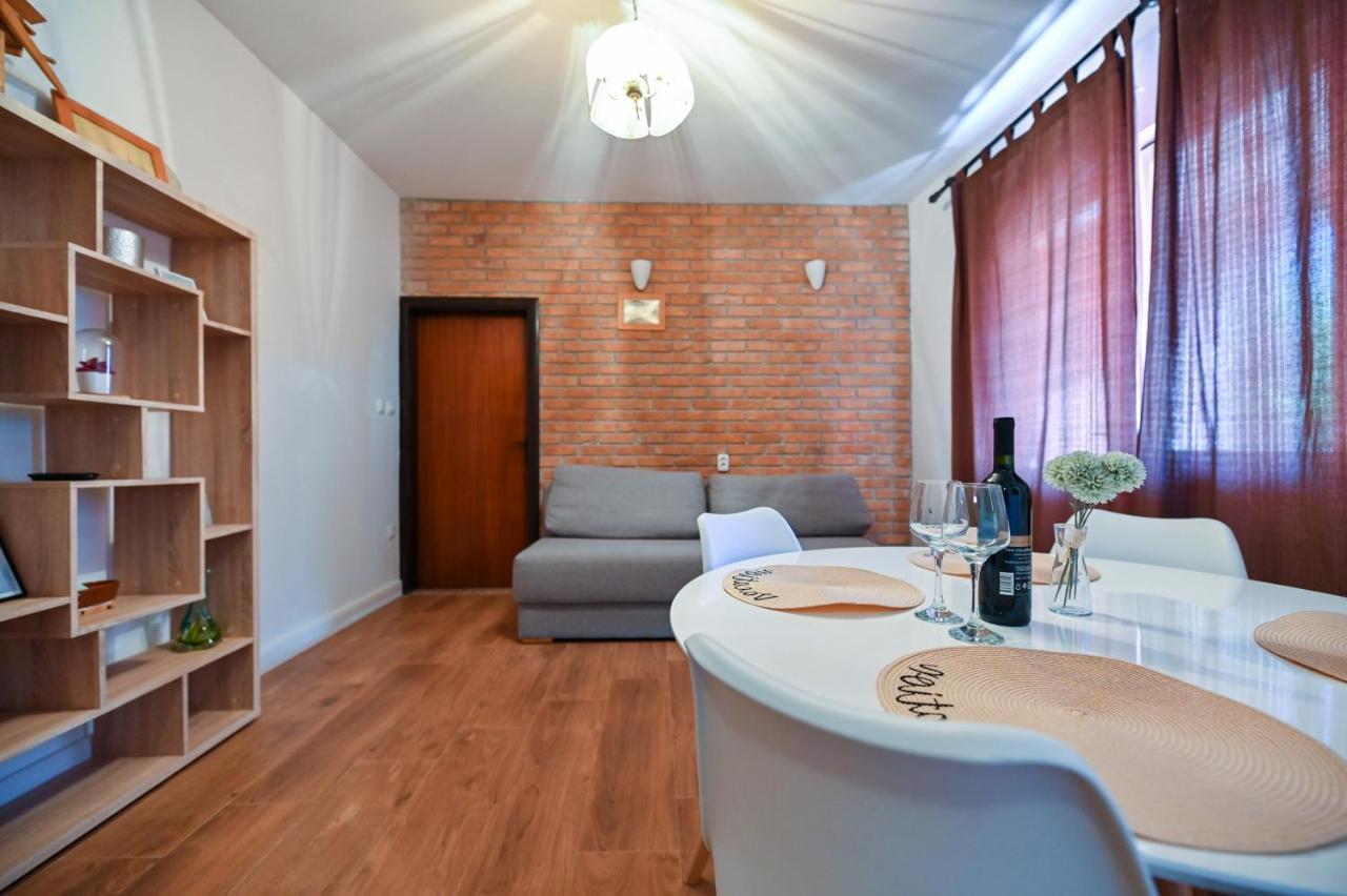 Apartmani Frleta 比比涅 外观 照片