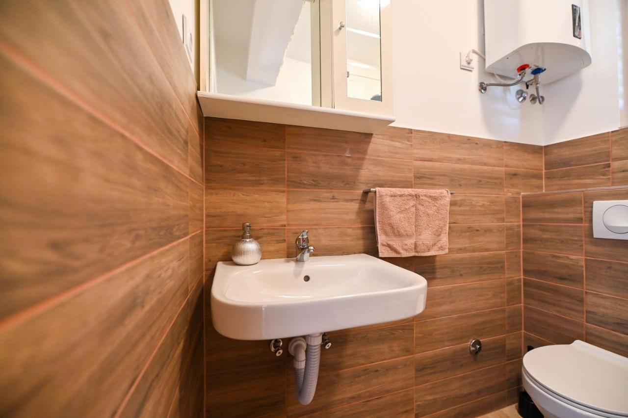 Apartmani Frleta 比比涅 外观 照片
