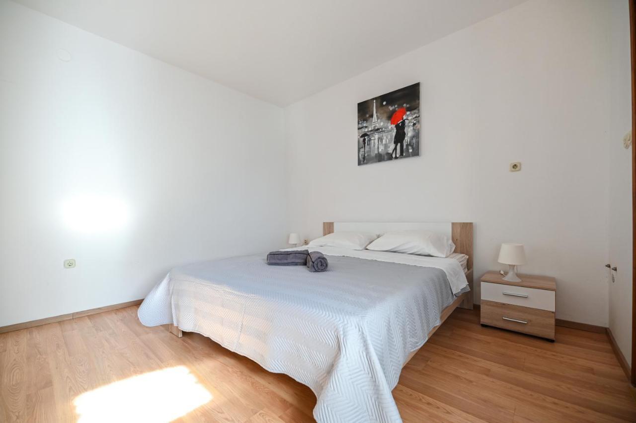 Apartmani Frleta 比比涅 外观 照片